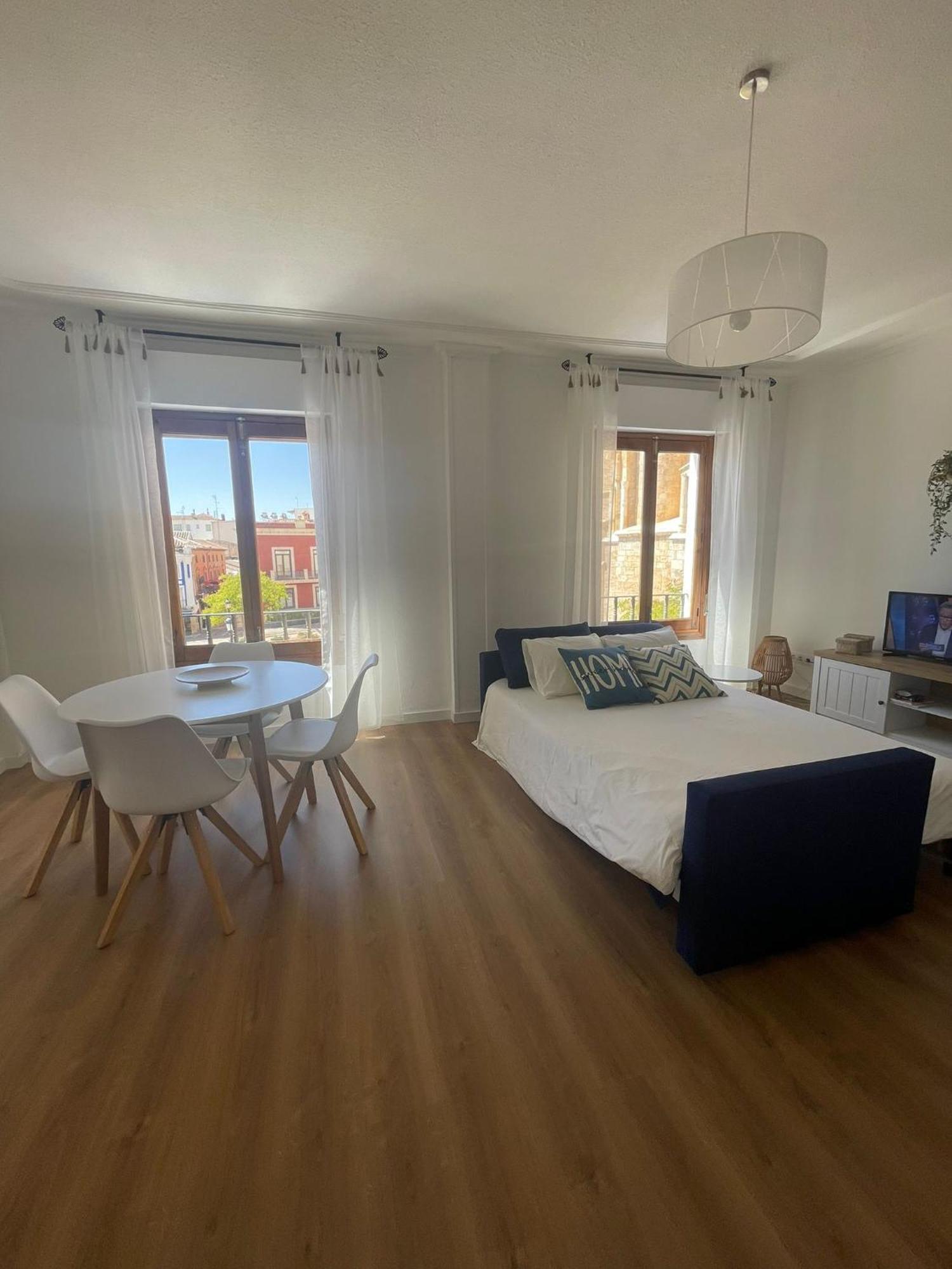Blanco Y Anil Plaza Apartment Valdepenas Ngoại thất bức ảnh
