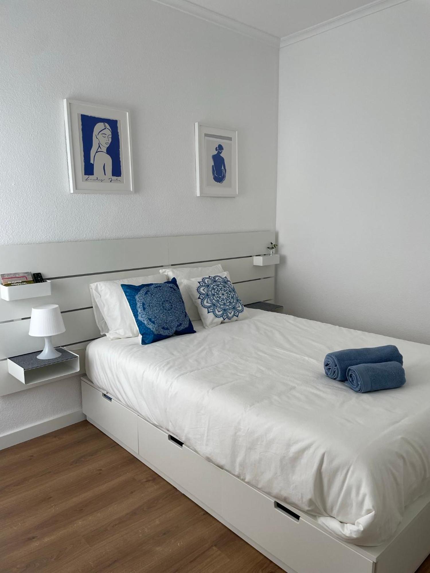 Blanco Y Anil Plaza Apartment Valdepenas Ngoại thất bức ảnh