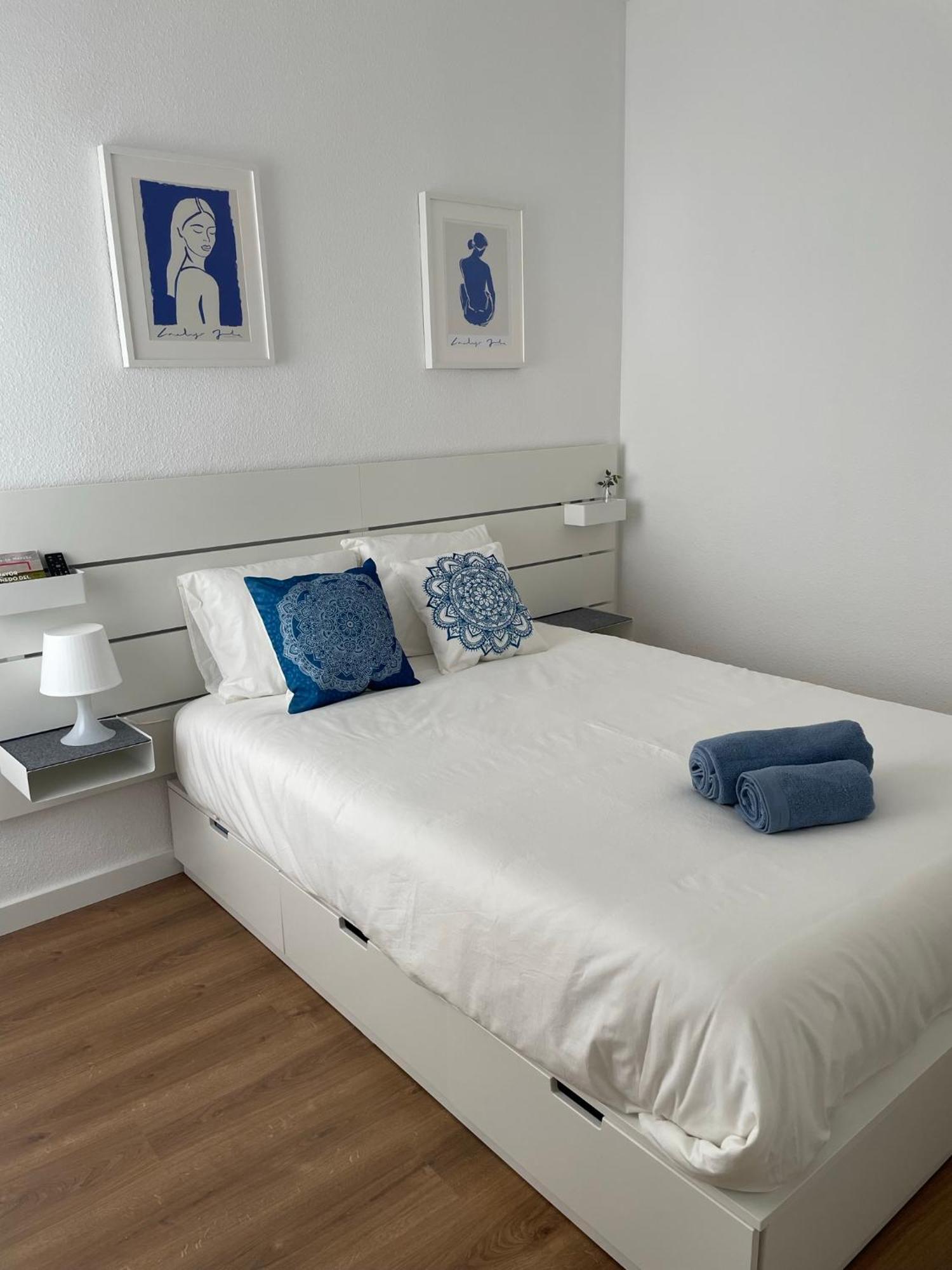 Blanco Y Anil Plaza Apartment Valdepenas Ngoại thất bức ảnh