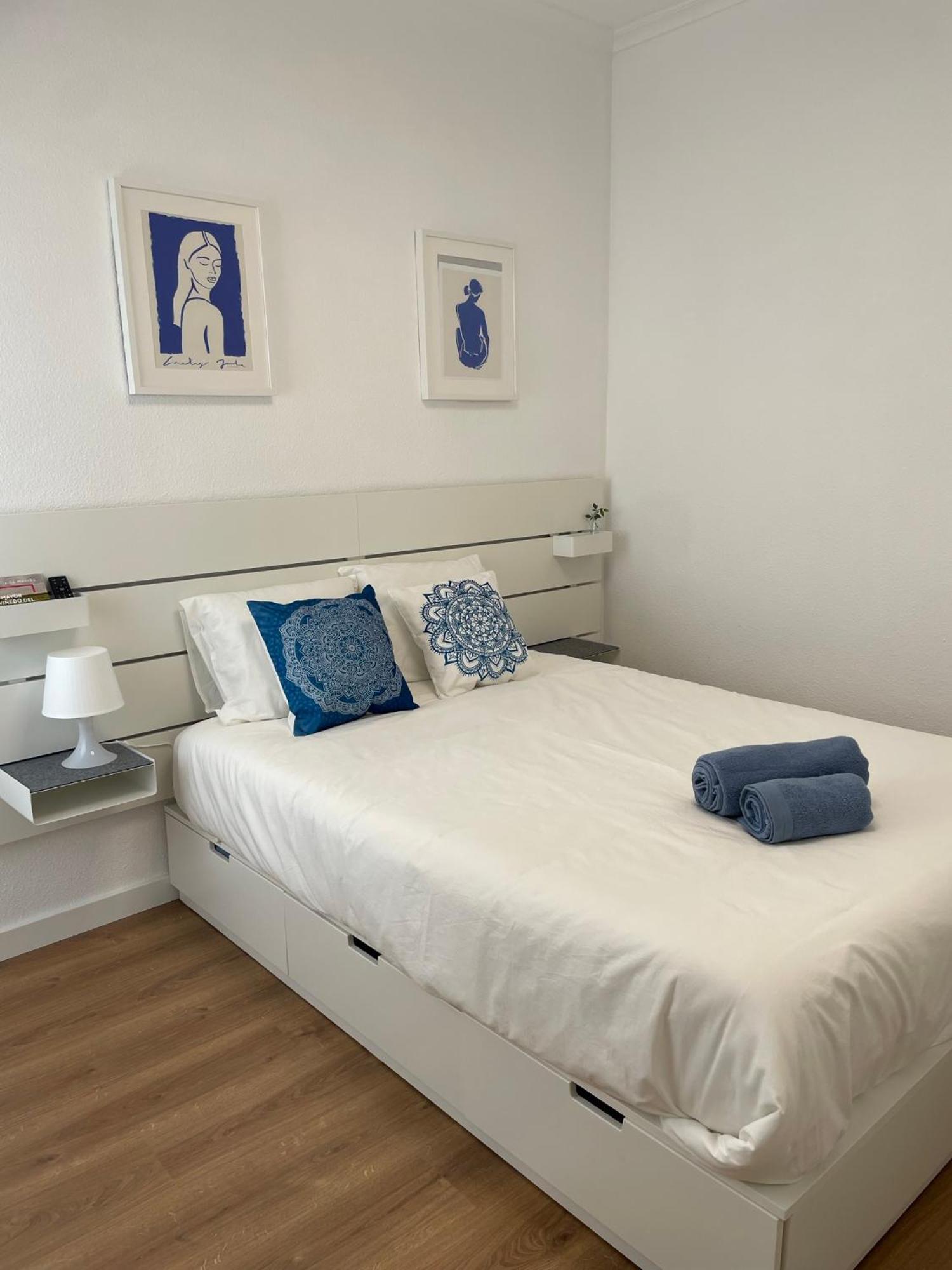 Blanco Y Anil Plaza Apartment Valdepenas Ngoại thất bức ảnh